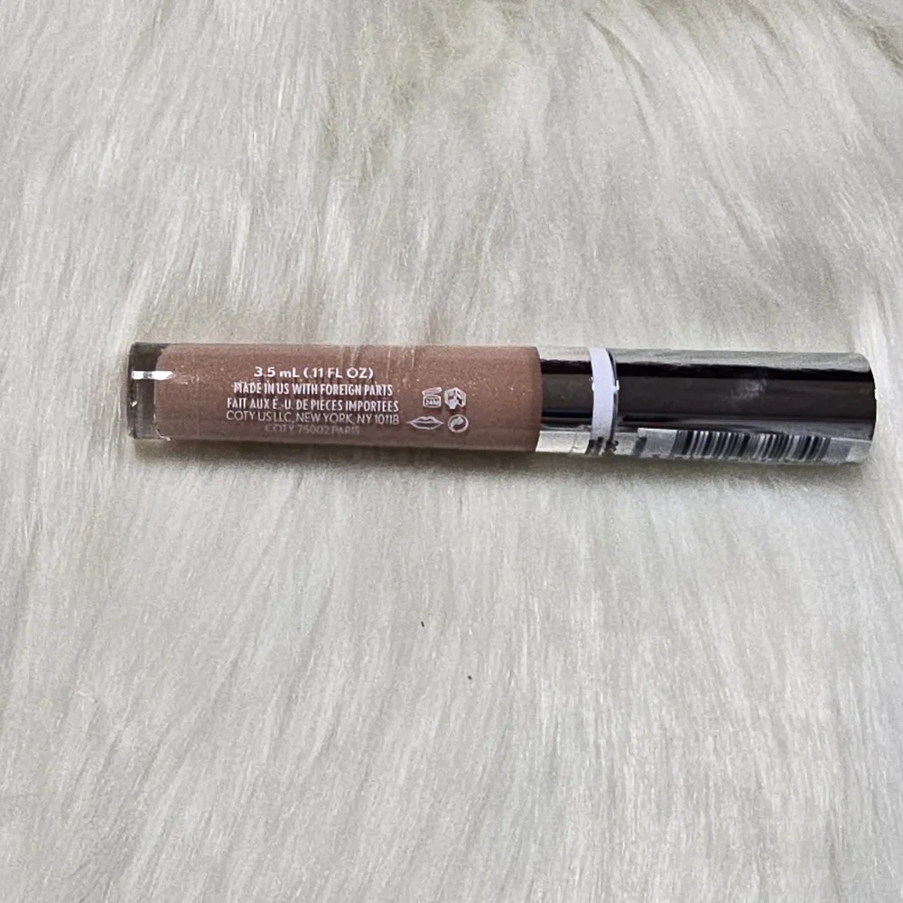 Covergirl Melting Pout Vinyl Wow 200 Nudest Dream Liquid Lip